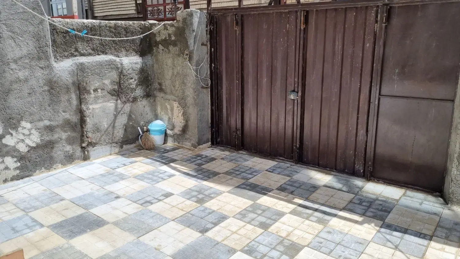 فروش یک واحد مسکونی