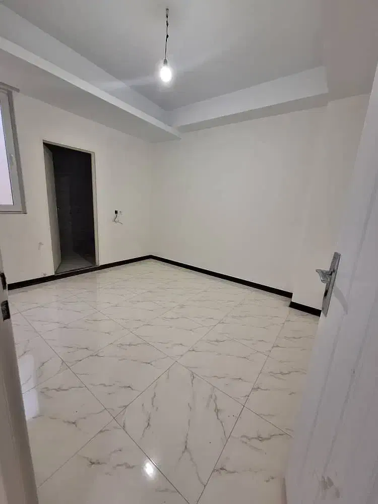 آپارتمان نوساز ۱۵۰ متری (خادم آباد)