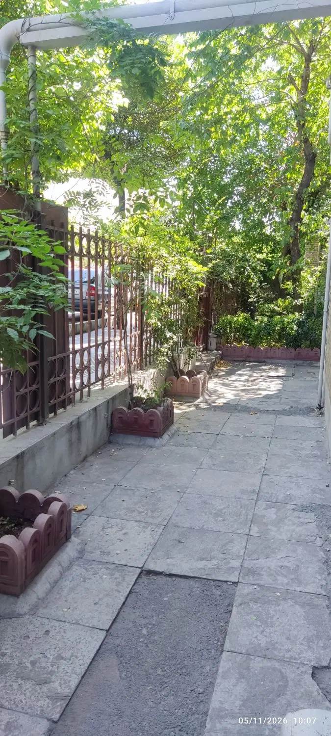 اجاره واحد ۱۹۵ متری سه خواب همکف