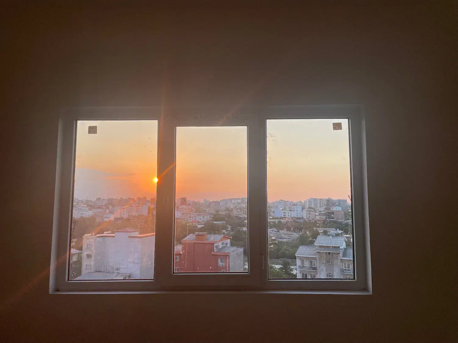 فروش آپارتمان ۱۰۵ متری چالوس با ویوی دریاورودخانه