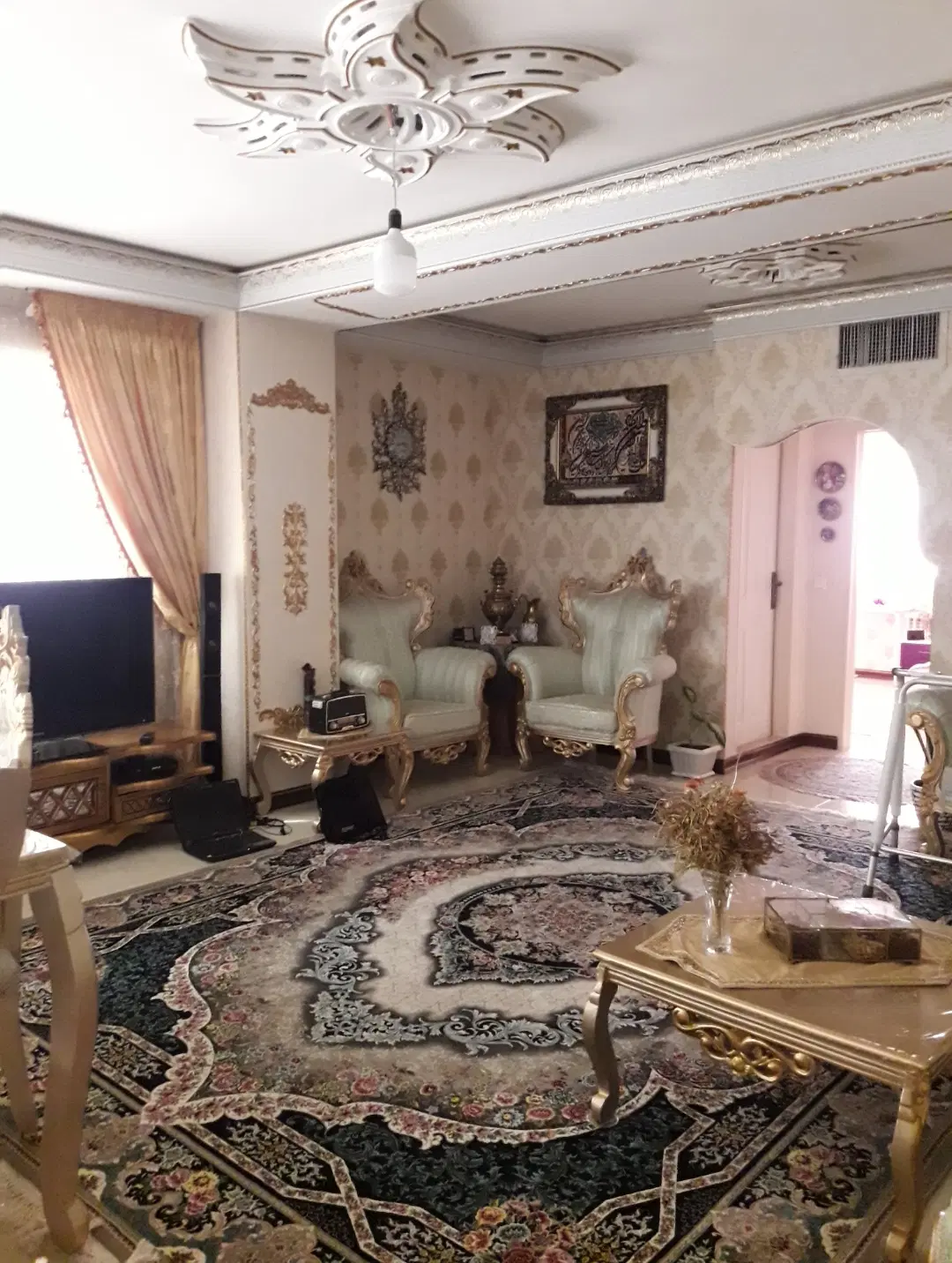 فروش یک واحد آپارتمان مسکونی ۷۵ متری دوخوابه