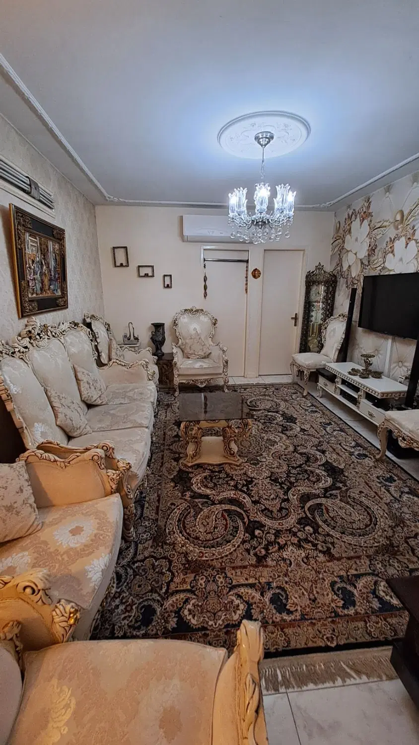 ۷۰ متری دو خوابه گلشهر بلوار حدادی