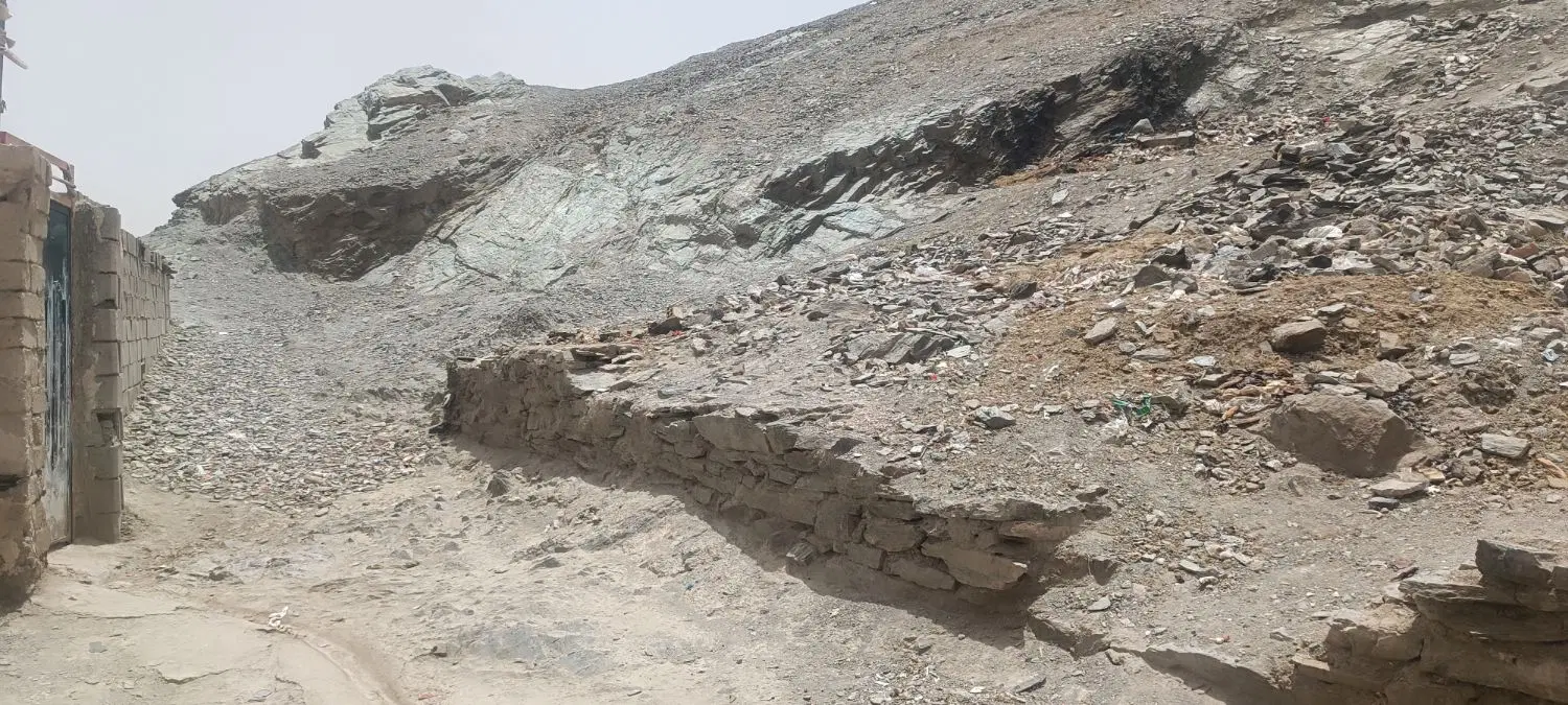 زمین آزادی 38سمت چپ کوچه چهارم