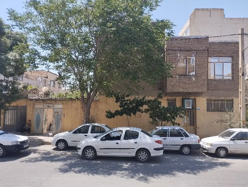 ویلایی دو و نیم طبقه