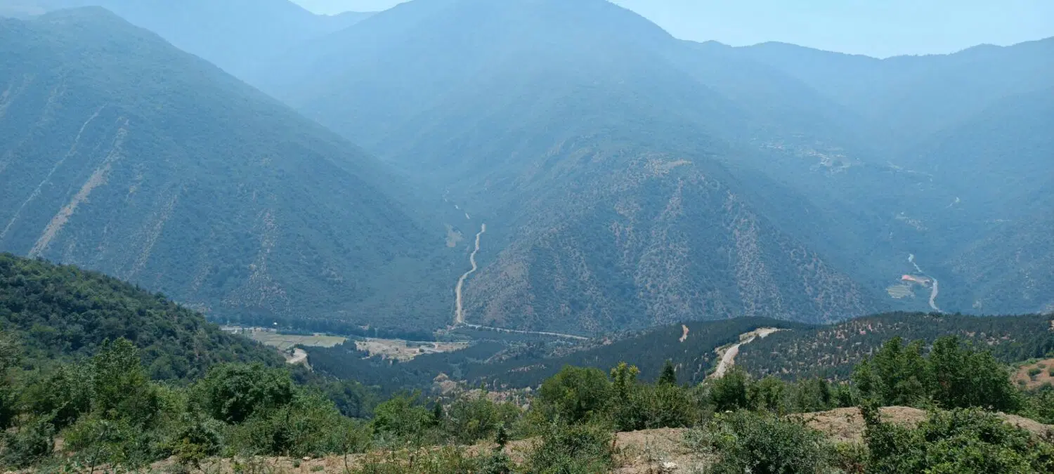 زمین چسبیده به بافت روستای ییلاقی نرسو