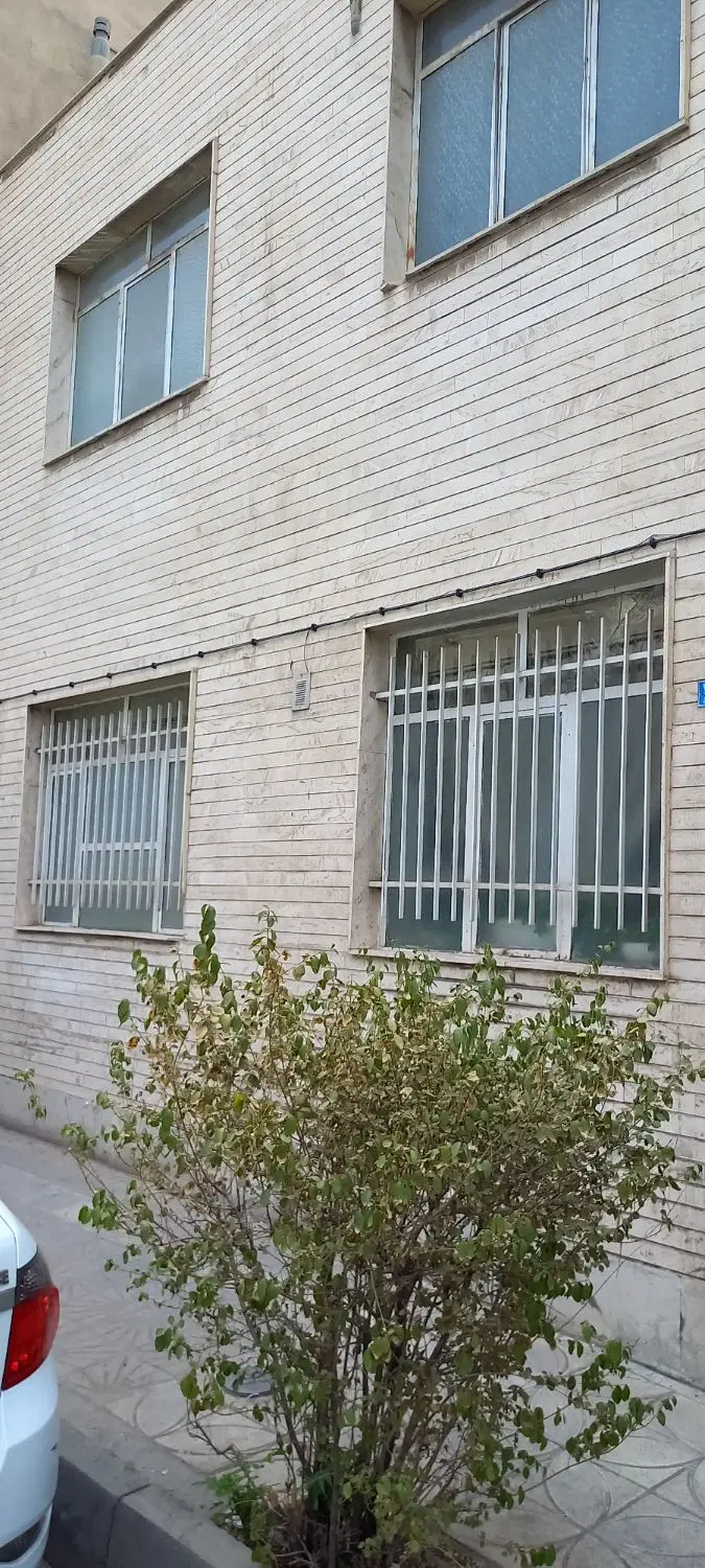 ملک کلنگی در سه طبقه