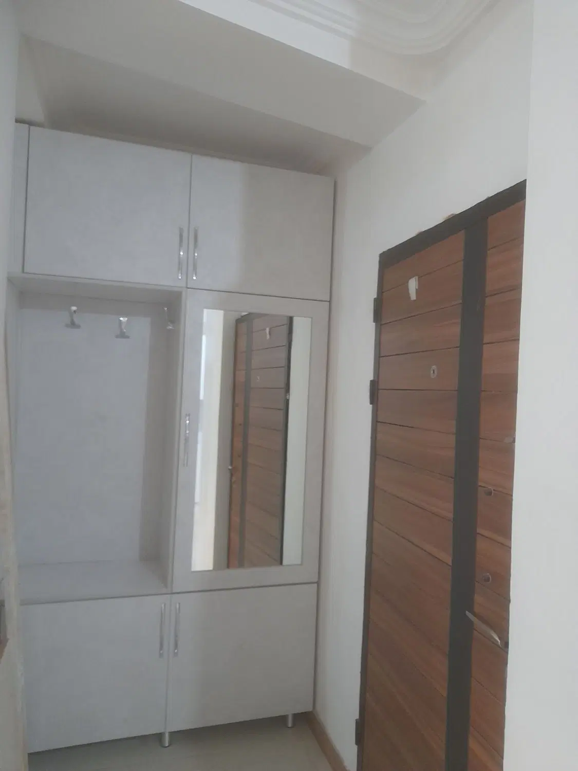 یک واحد تمیز 2 خواب 90 متری مرکز شهر فول امکانات