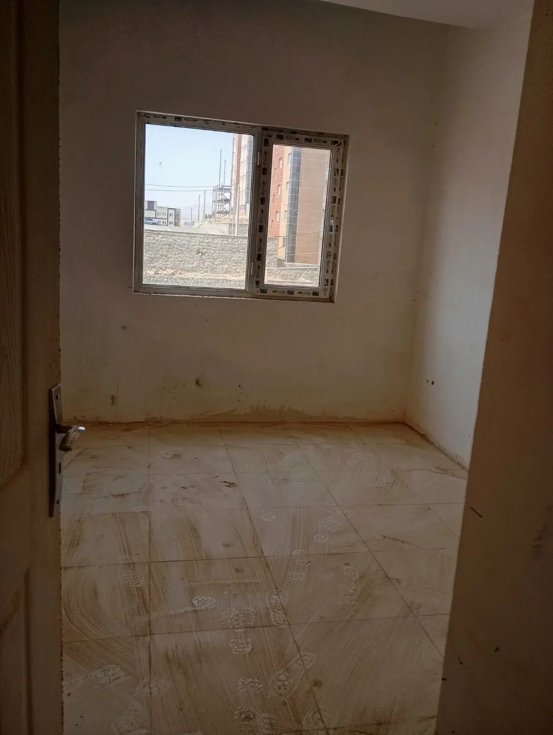 فروش آپارتمان هشتگرد جدید مهستان