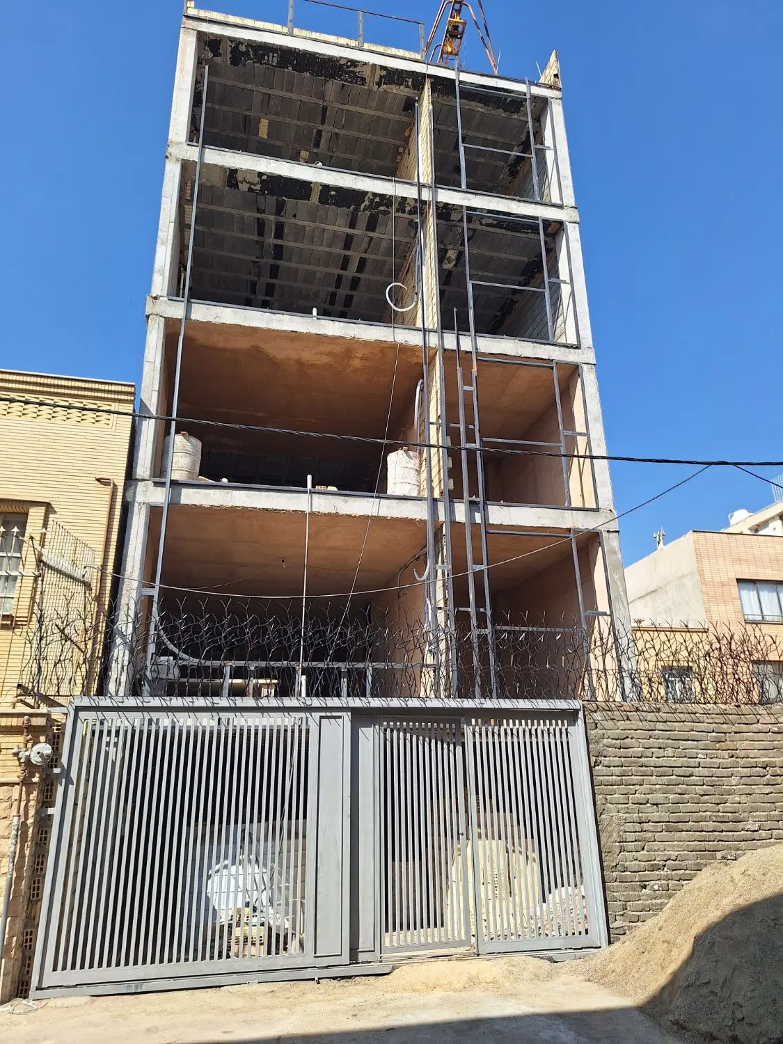 آپارتمان ۸۵متری تک واحدی سند دار