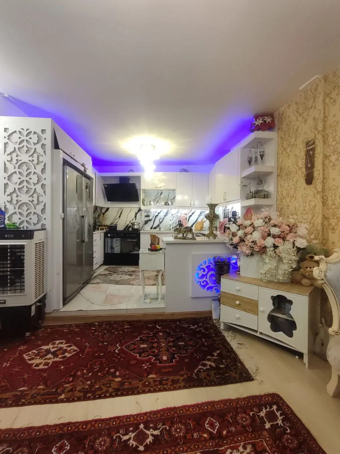 ساختمان چهار طبقه مارالان یکجا