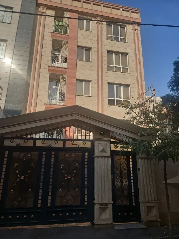 ۸۰ متر آپارتمان رهن کامل ۱۶ متری اول