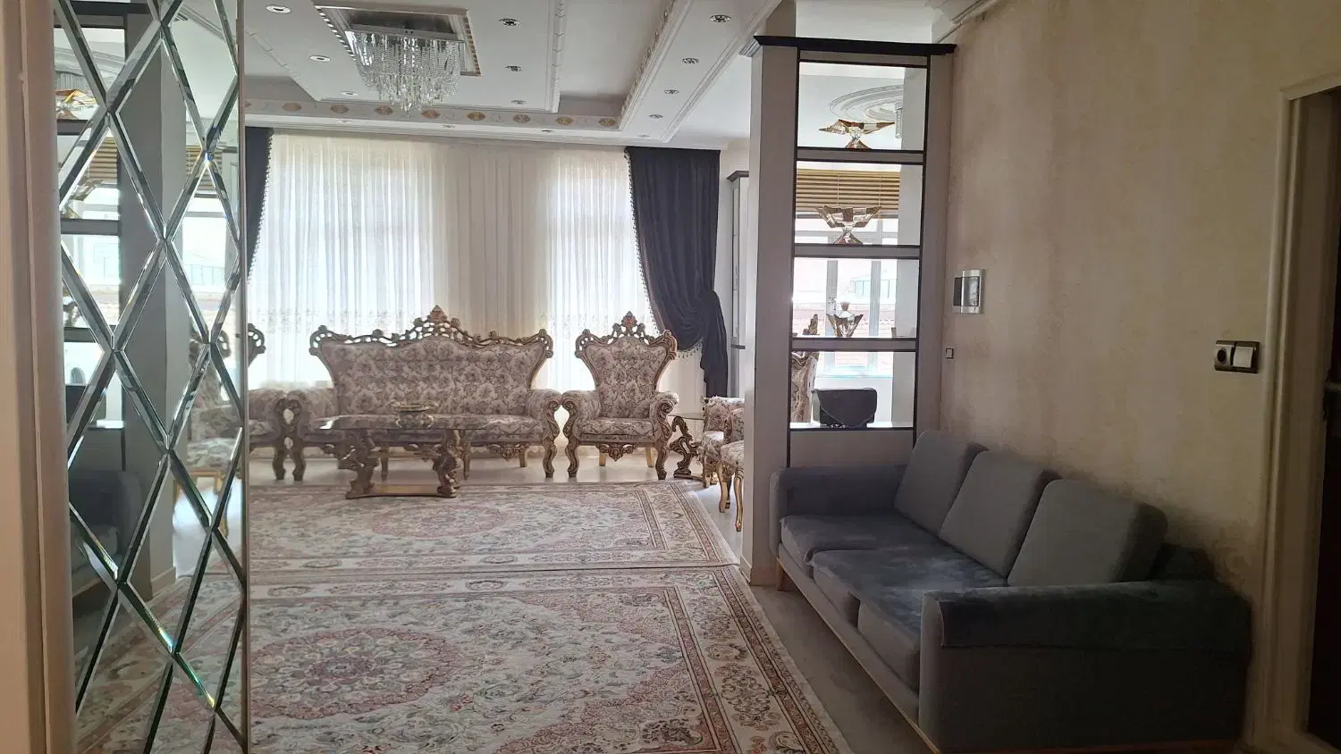 فروش طبقه دوم و پیلوت از دوطبقه اتوبوسرانی