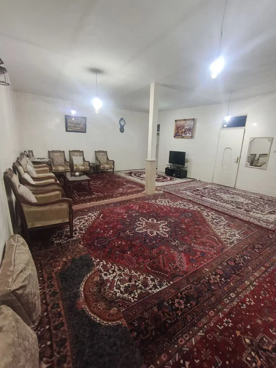 خانه قدیمی قابل نشیمن و زیبا