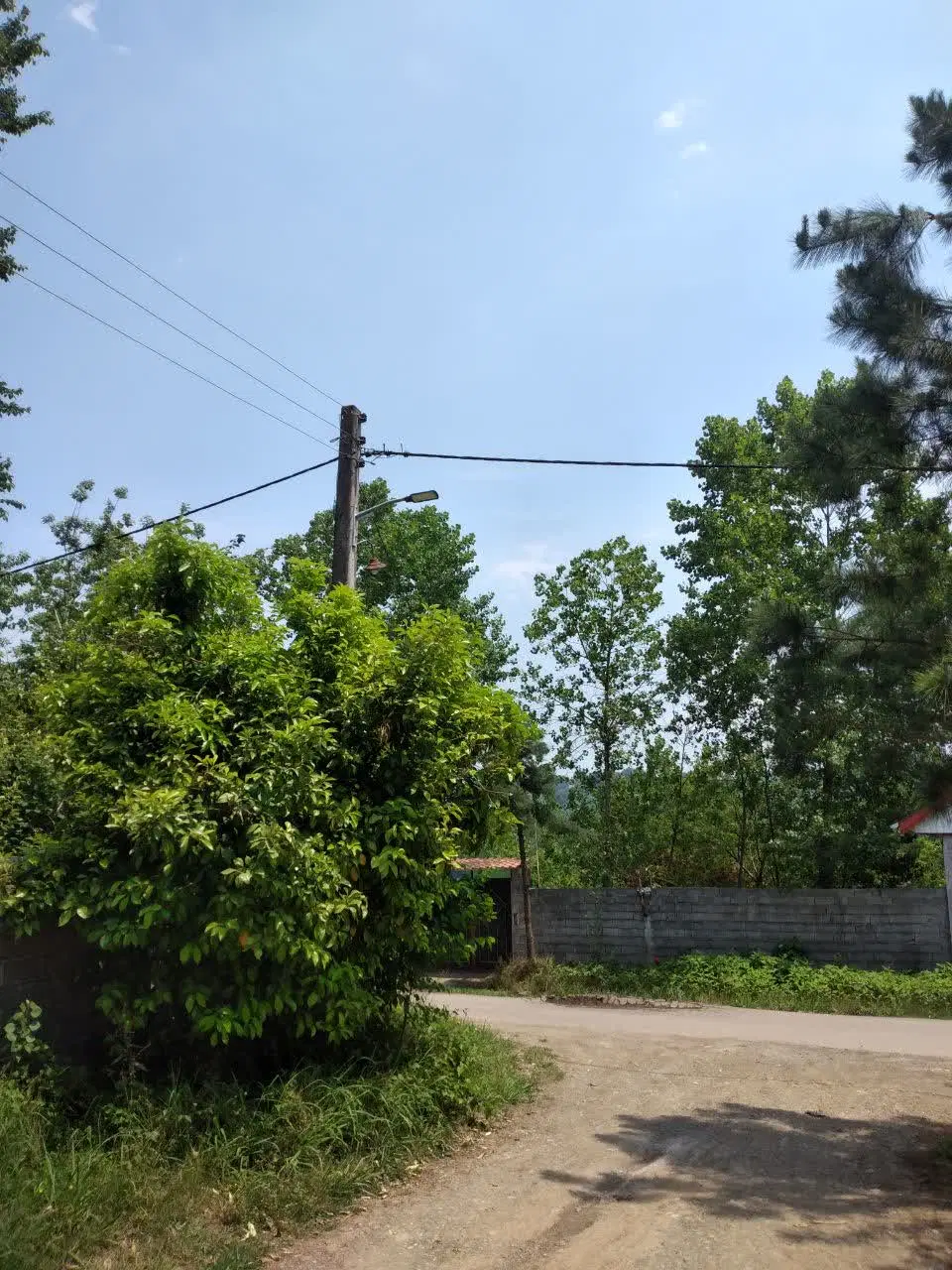 زمین۲۲۸مترکاربری‌مسکونی‌موقعیت‌عالی