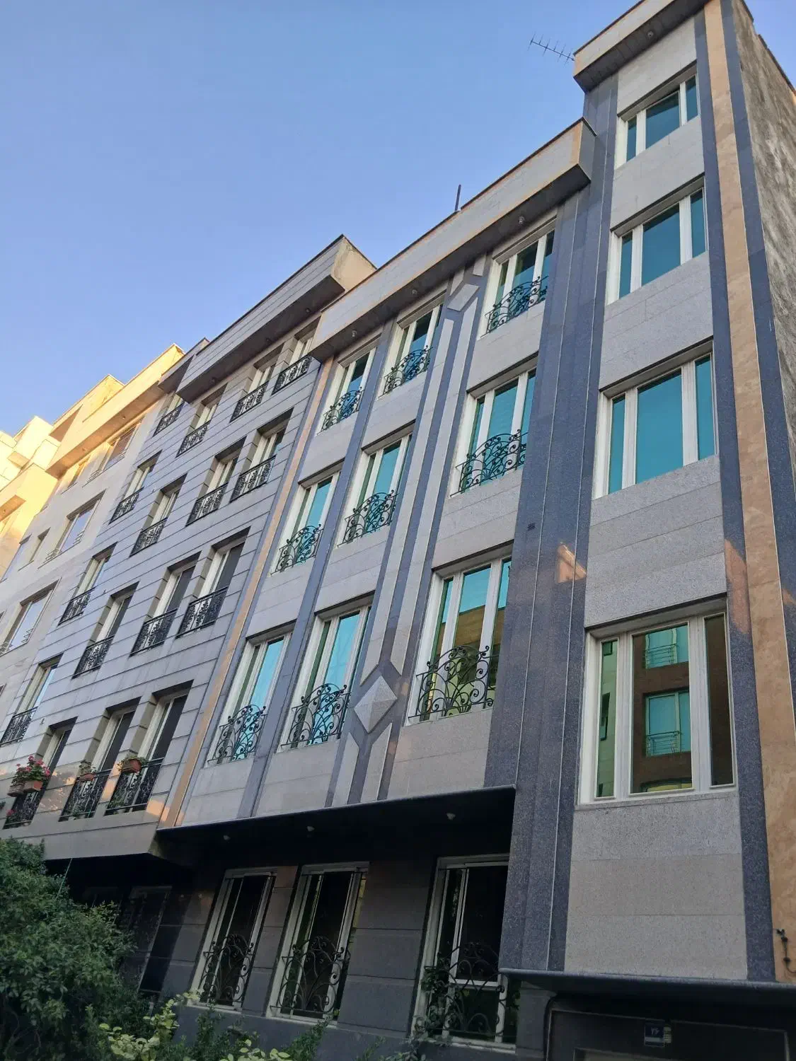 ۷۳ متر اپارتمان_ دو خوابه_سعادت اباد