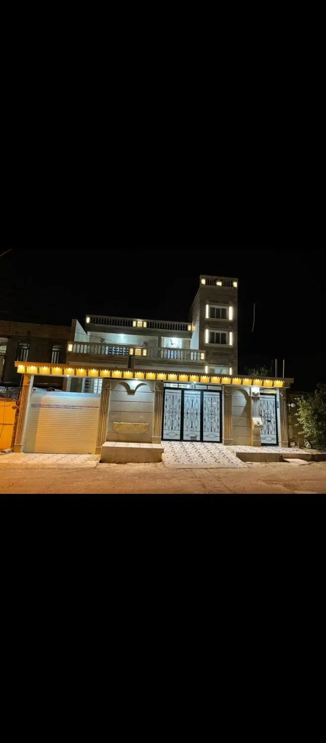 خانه ویلایی دوطبقه لوکس همراه با زیر زمین ۱۸۰متری