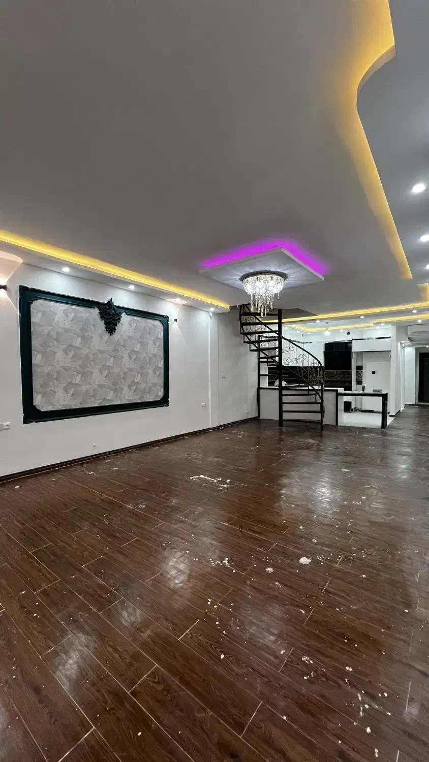 اپارتمان 160 متری دوبلکس غرق نور