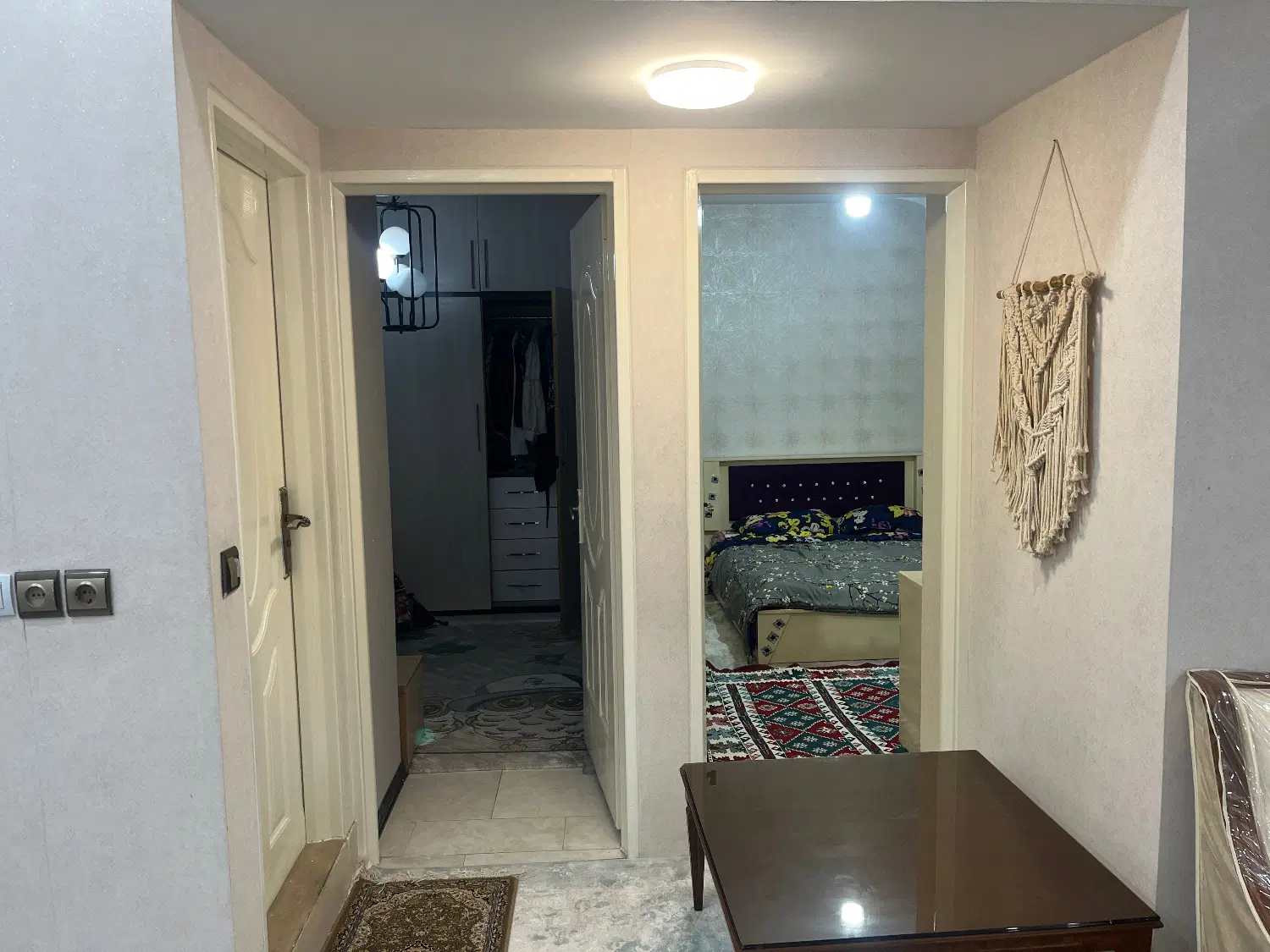 اپارتمان ۸۵متری غرق نور کاملا تمیز بلوار رحیمی