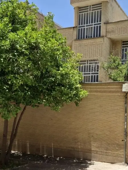 ویلایی پشت حاشیه کلاهدوز