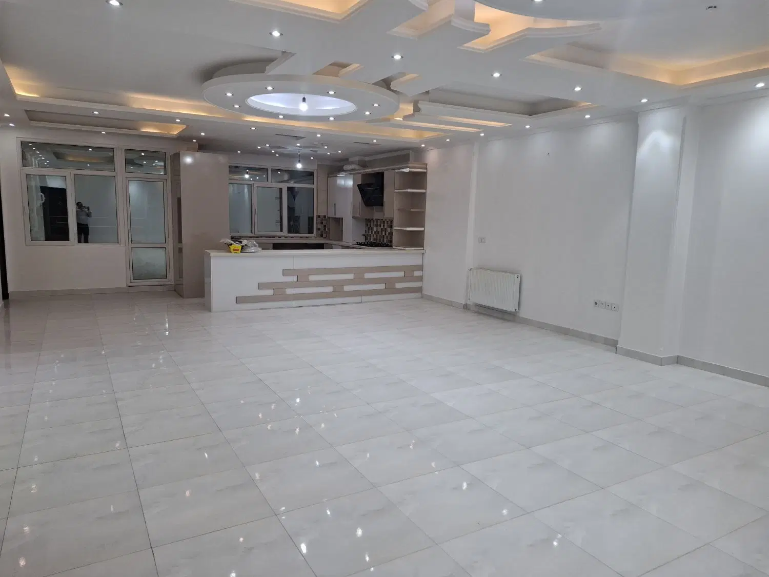آپارتمان تکواحدی تخلیه۳ خواب در بلوار خ احدی