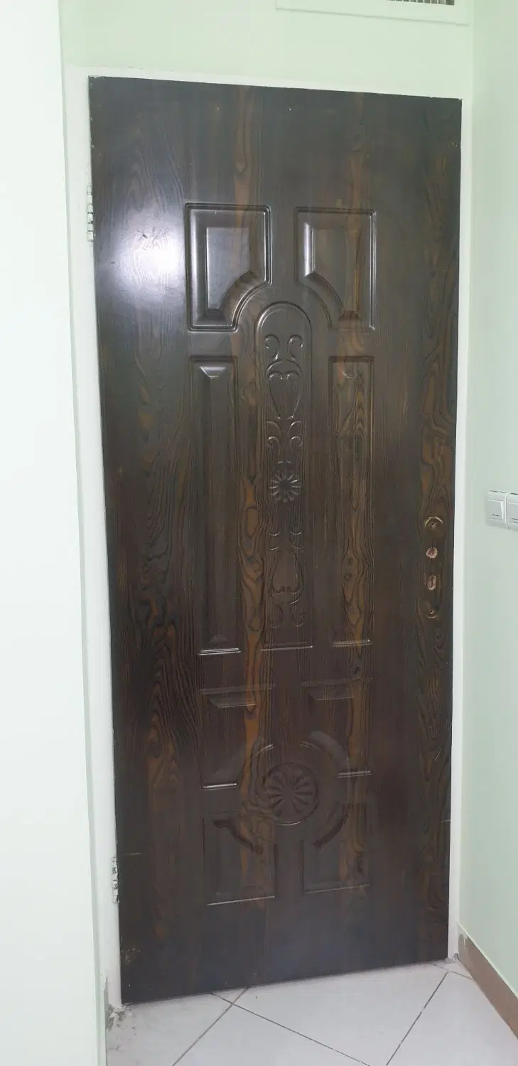 طبقه‌ اول ۷۰ متری