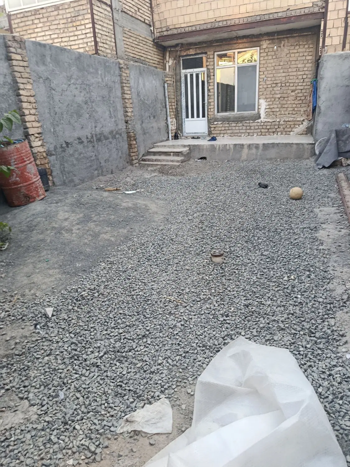 منزل ویلایی 300متری با زیر بنای ۱۴۰متر