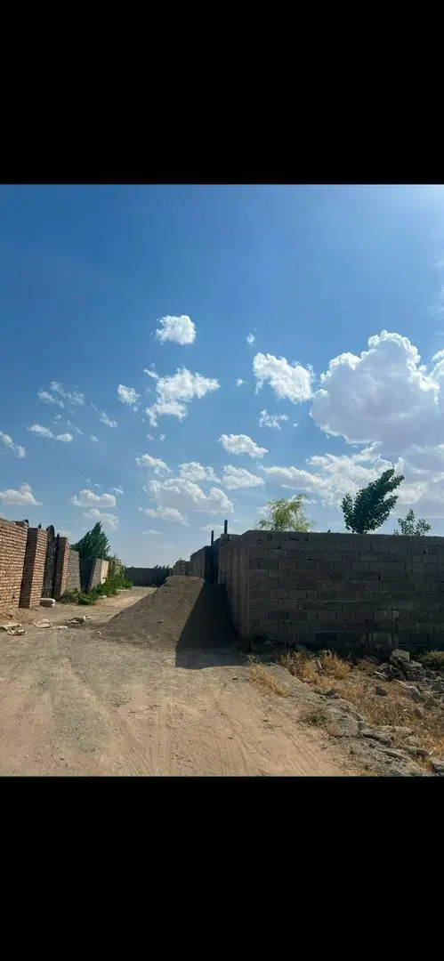 زمین چهار دیواری