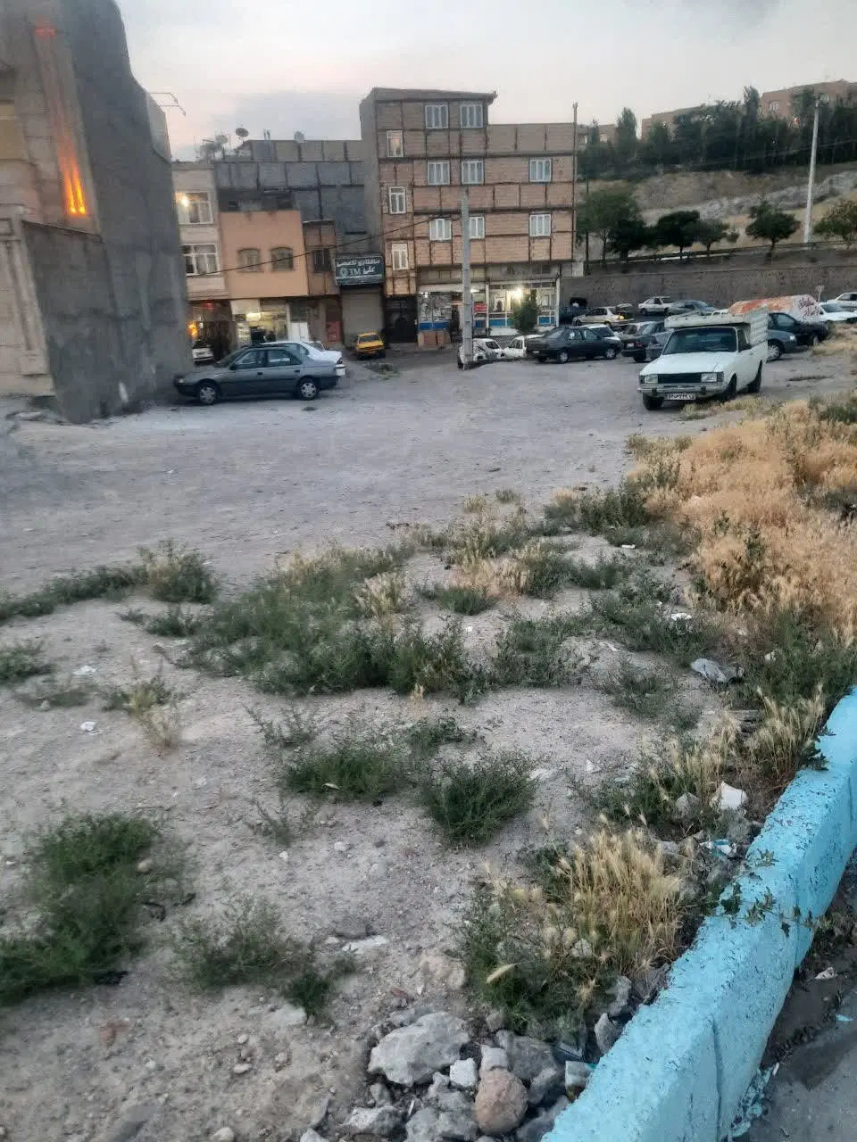 زمین مسکونی