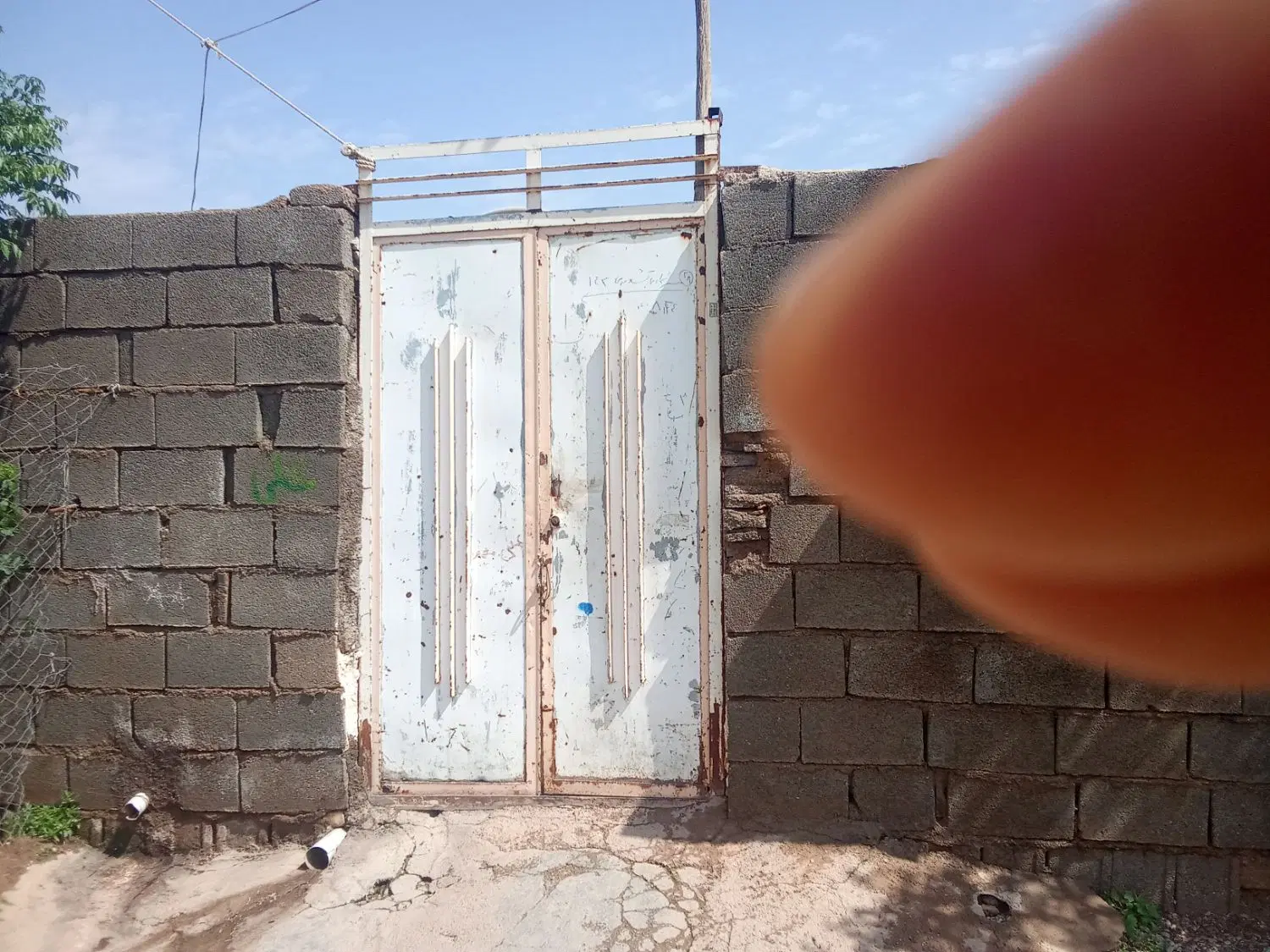 خانه در شهرک انجیرک