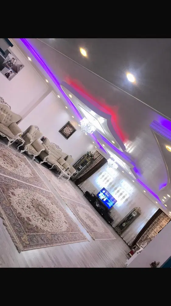 ساختمان مسکونی دو طبقه راه جدا