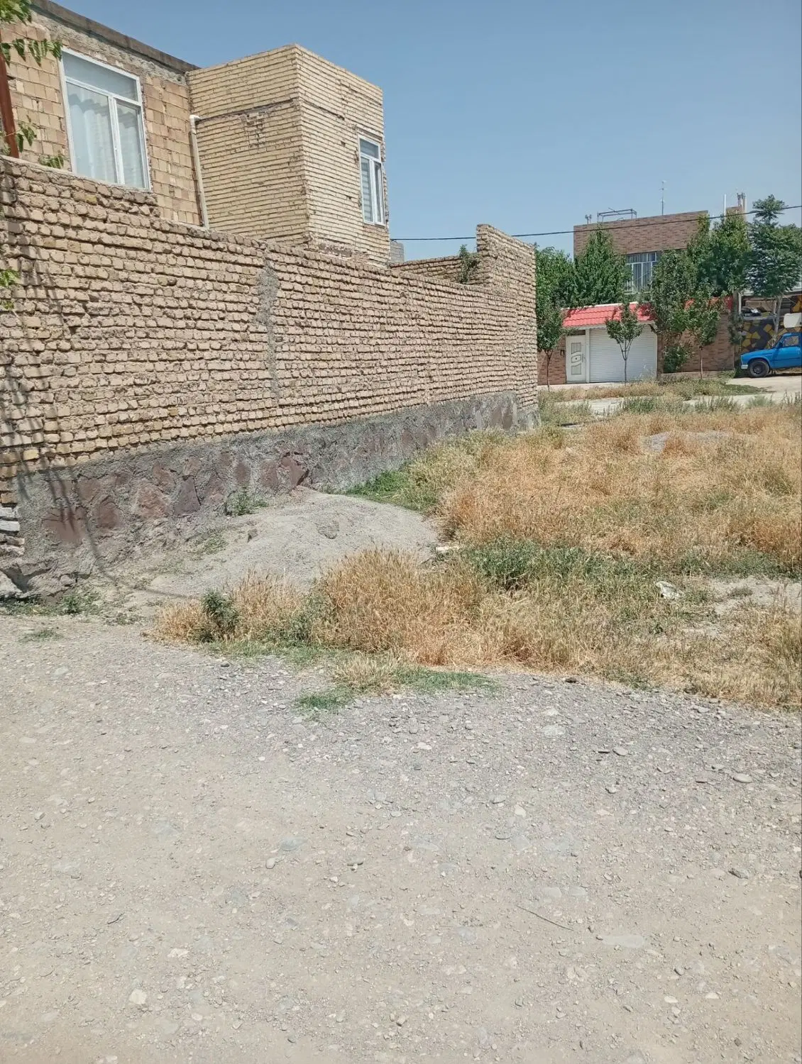 زمین فروشی