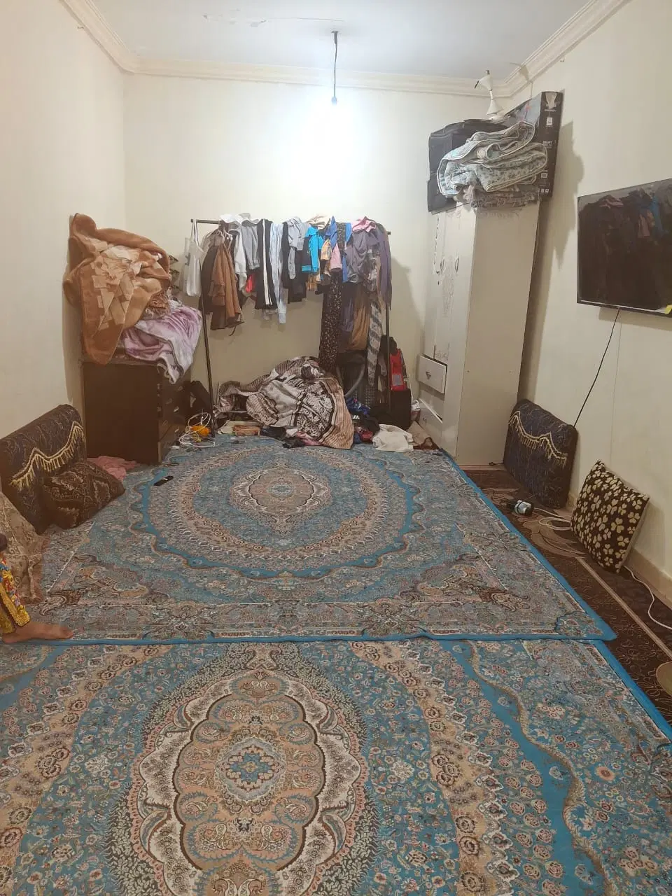 اتاق 20 متری حیاط و حمام و دستشویی مشترک