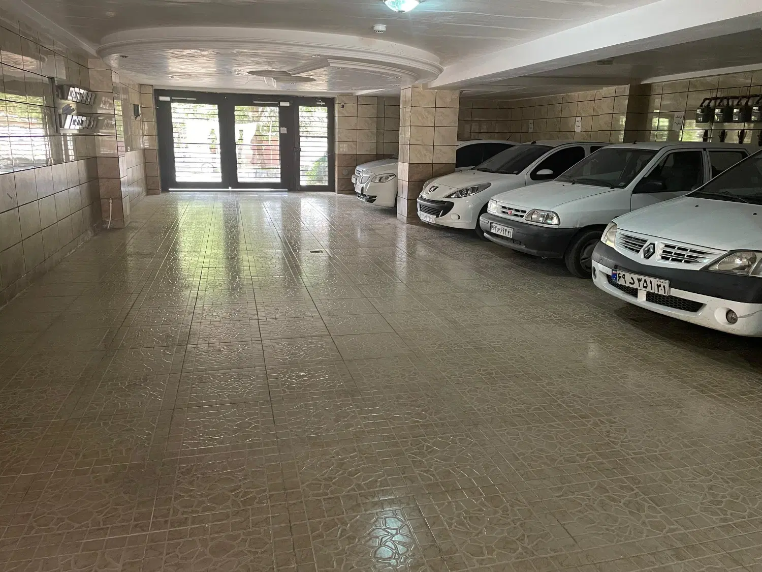 آپارتمان قاضی آباد خیابان توحید 145 متر