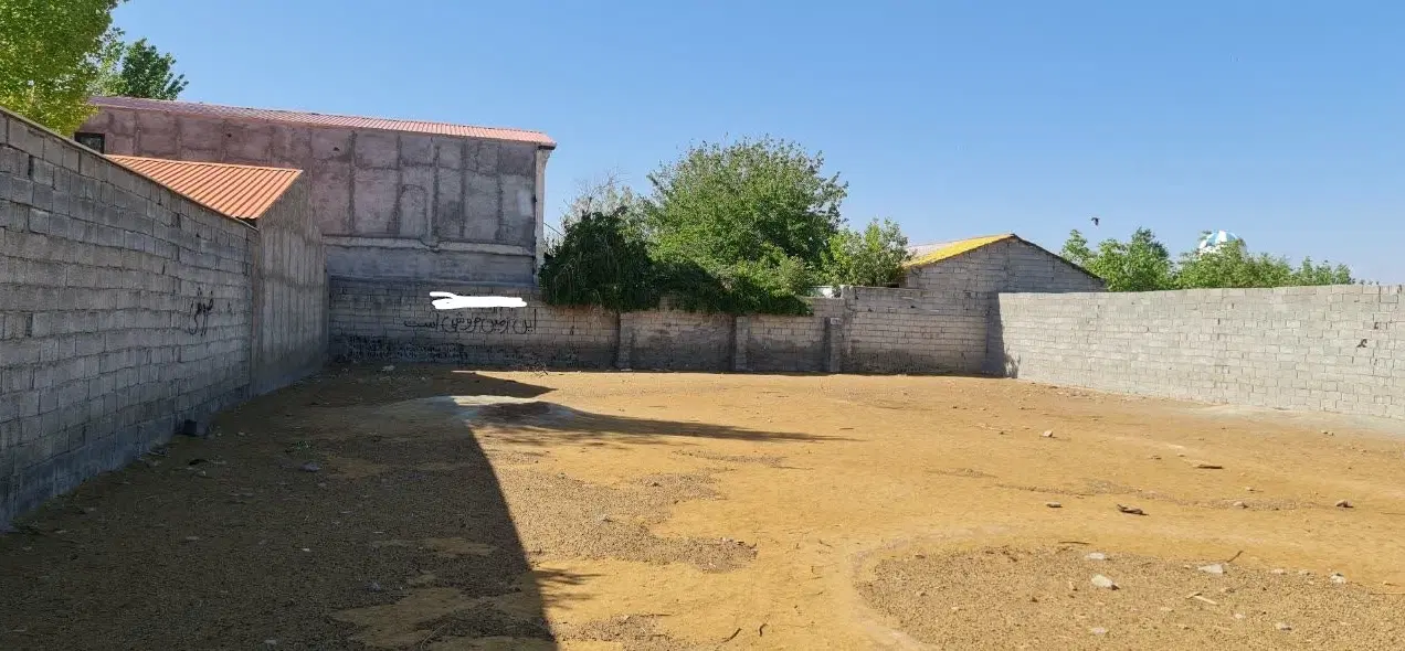 زمین ۴۰۰ متری
