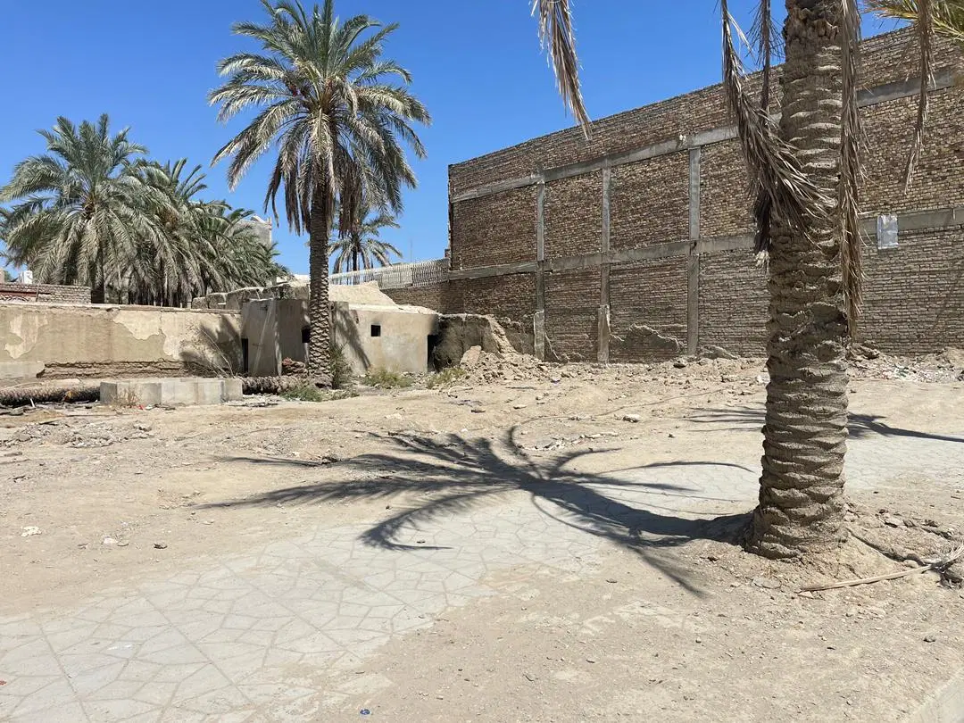 زمین تجاری چهارراه پست خ ولیعصر700متر