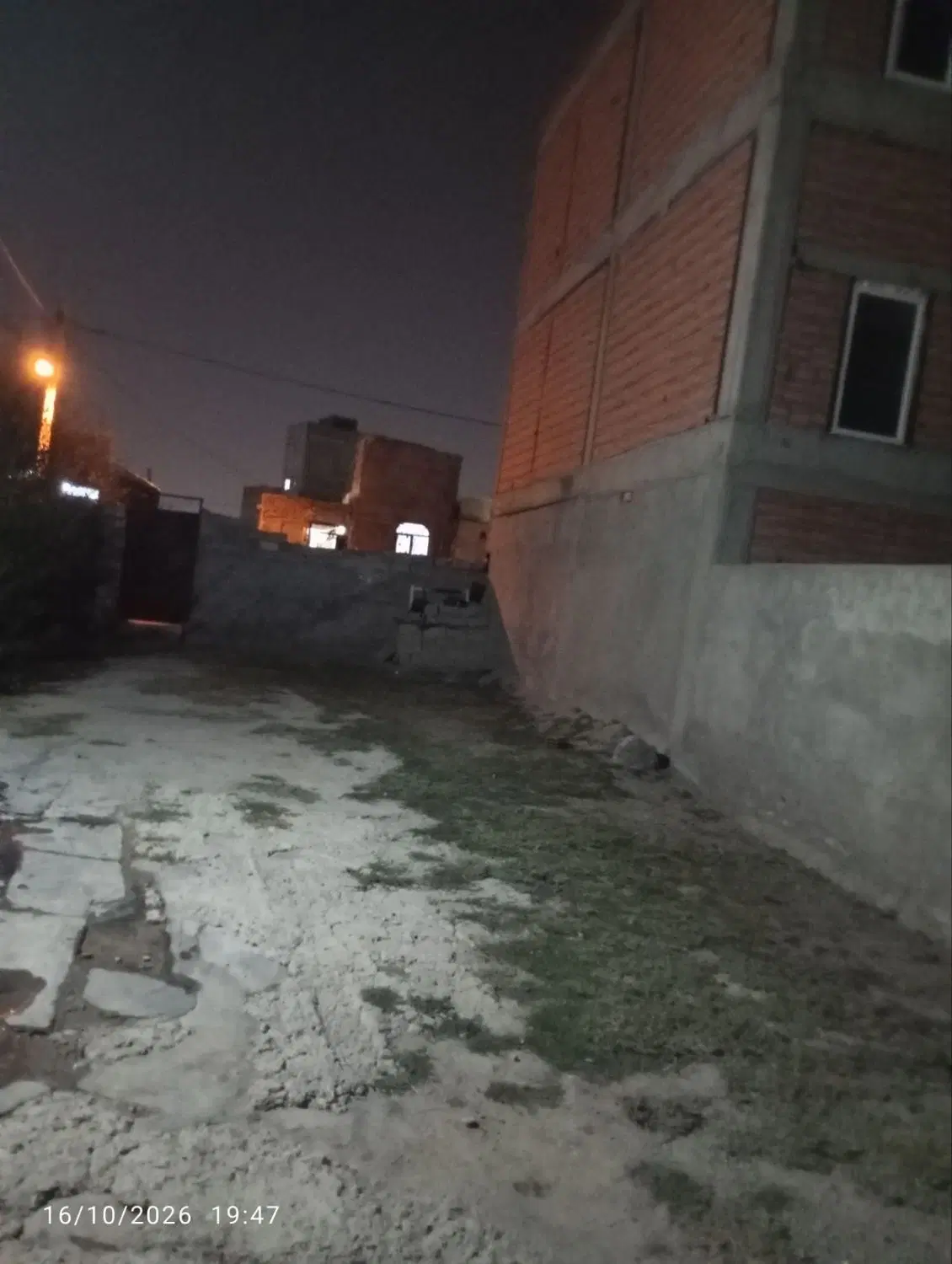 زمین‌‌‌‌‌با‌متراج‌۱۰۰‌متر‌با‌بلامانه‌شهرداری‌