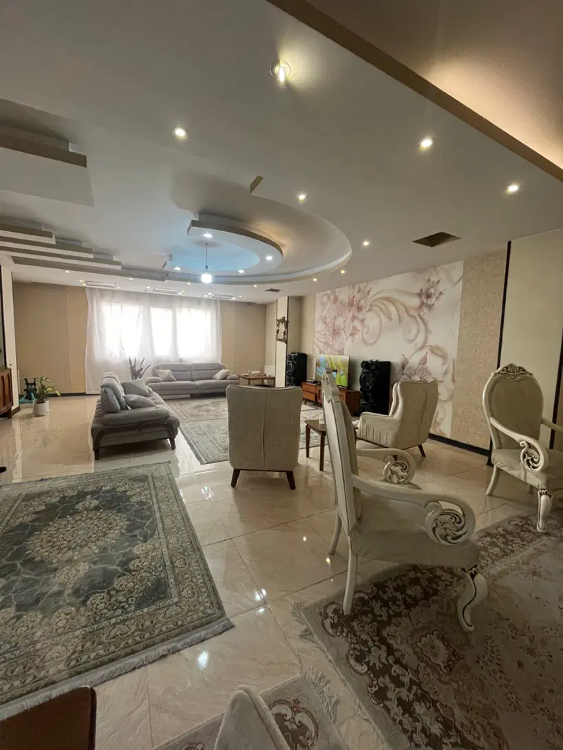 رهن کامل ۱۳۰متر خیابان بازرگانی