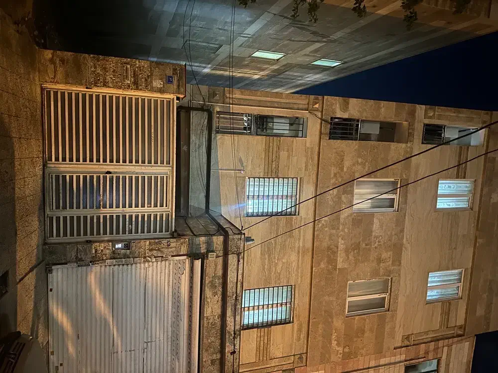 واحد ۸۵ متری با پارکینگ
