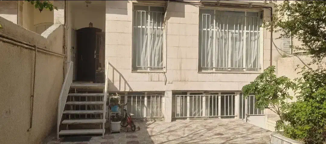 منزل ۲۵۰ متری
