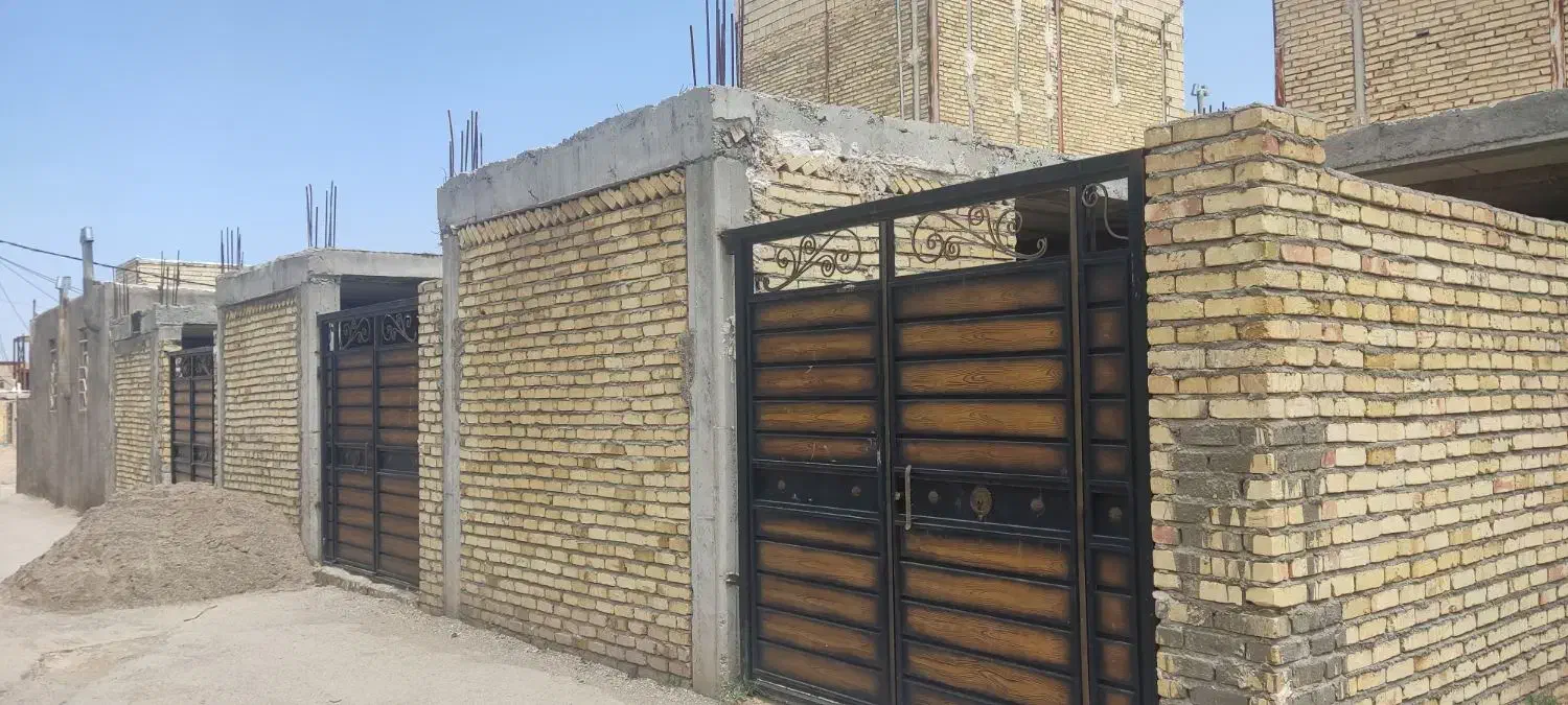 ساختمان ویلایی نیمه کاره بتنی