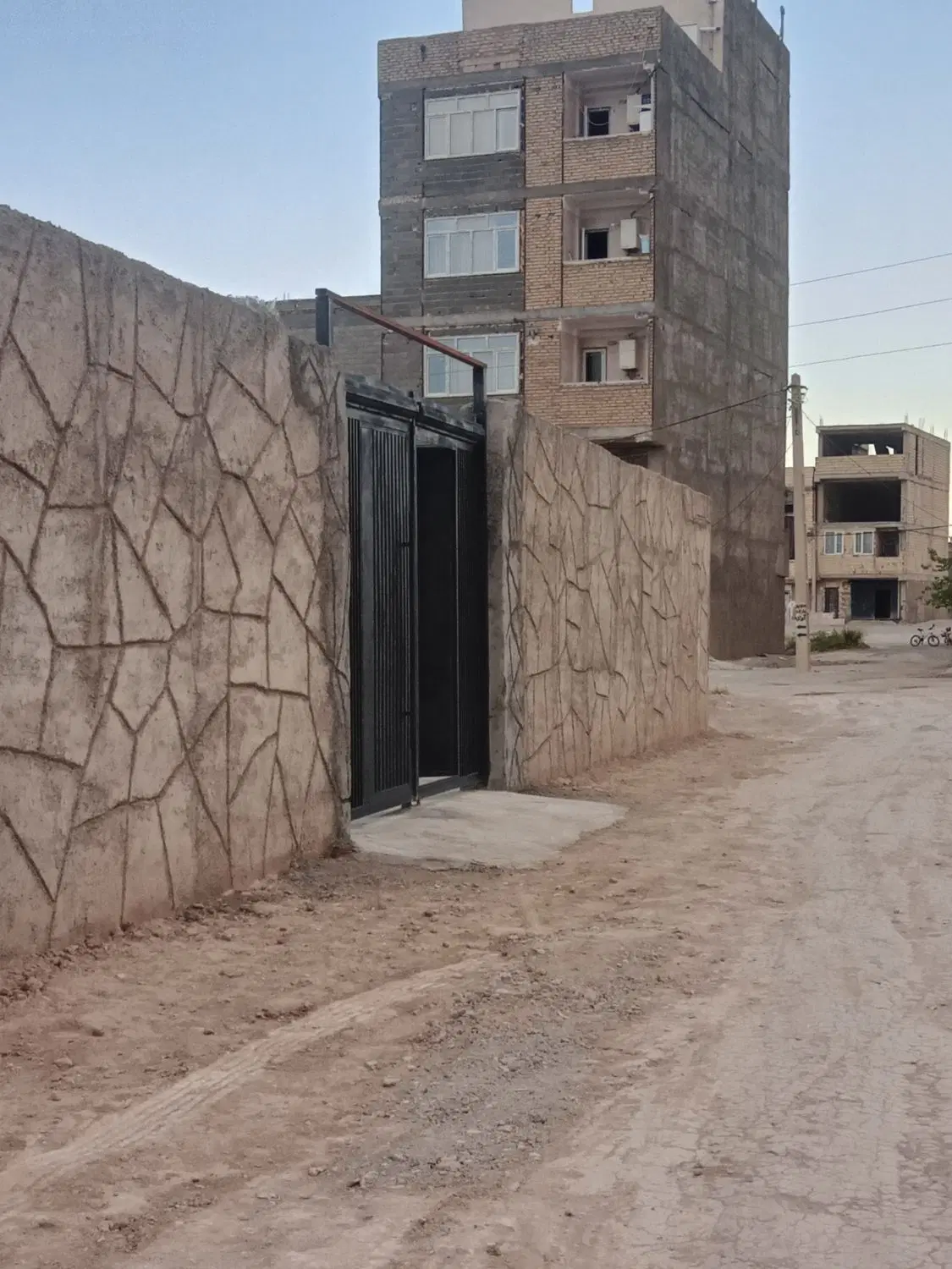 چهاردیواری با بحر عالی دونبش