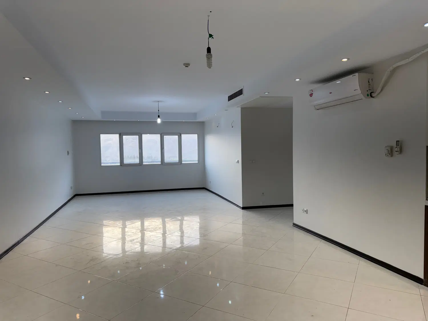 فروش ۱۴۰ متر،۳خوابه،طبقات بالا،خیابان اردستانی