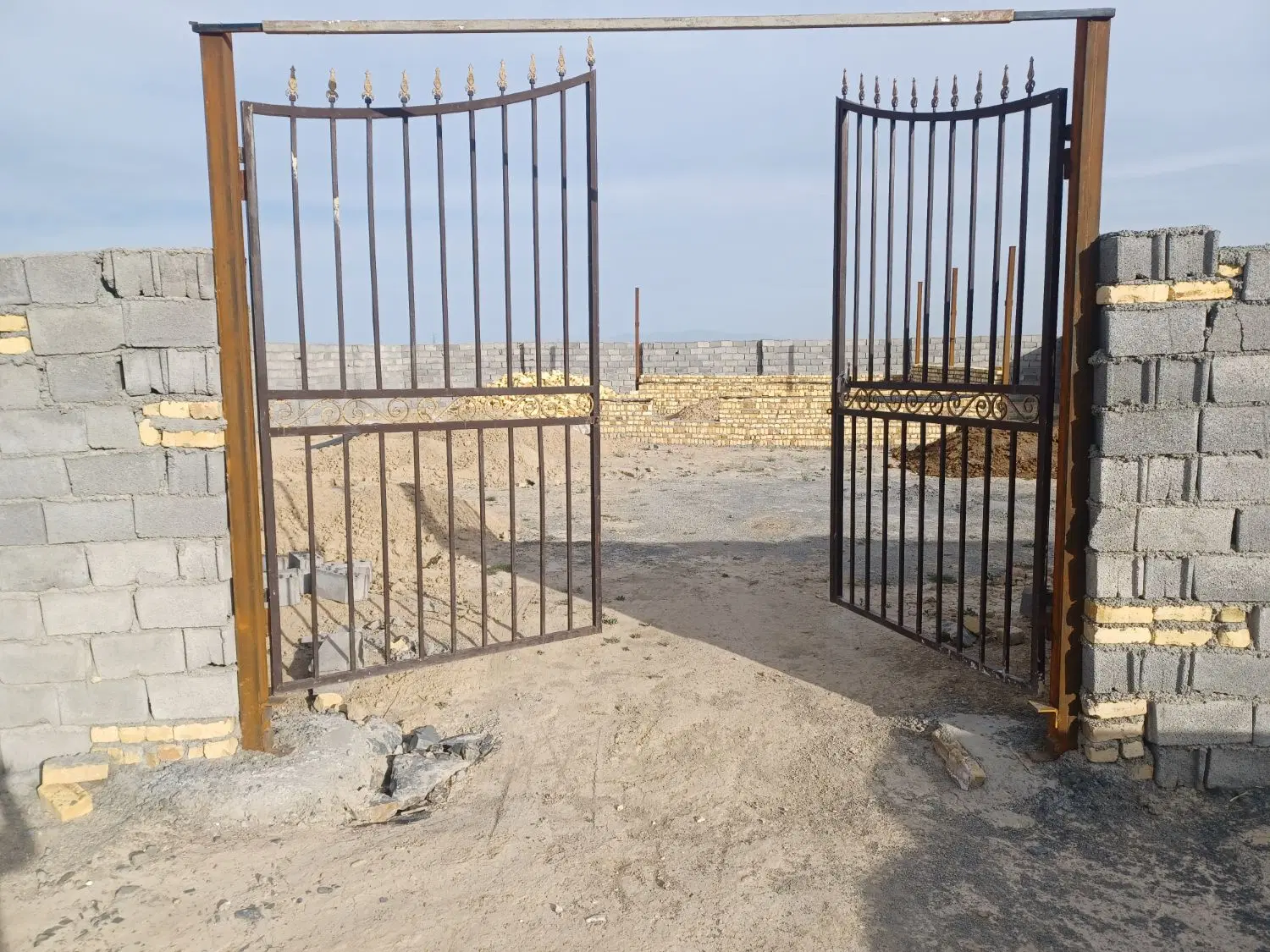 باغ نیمه کاره