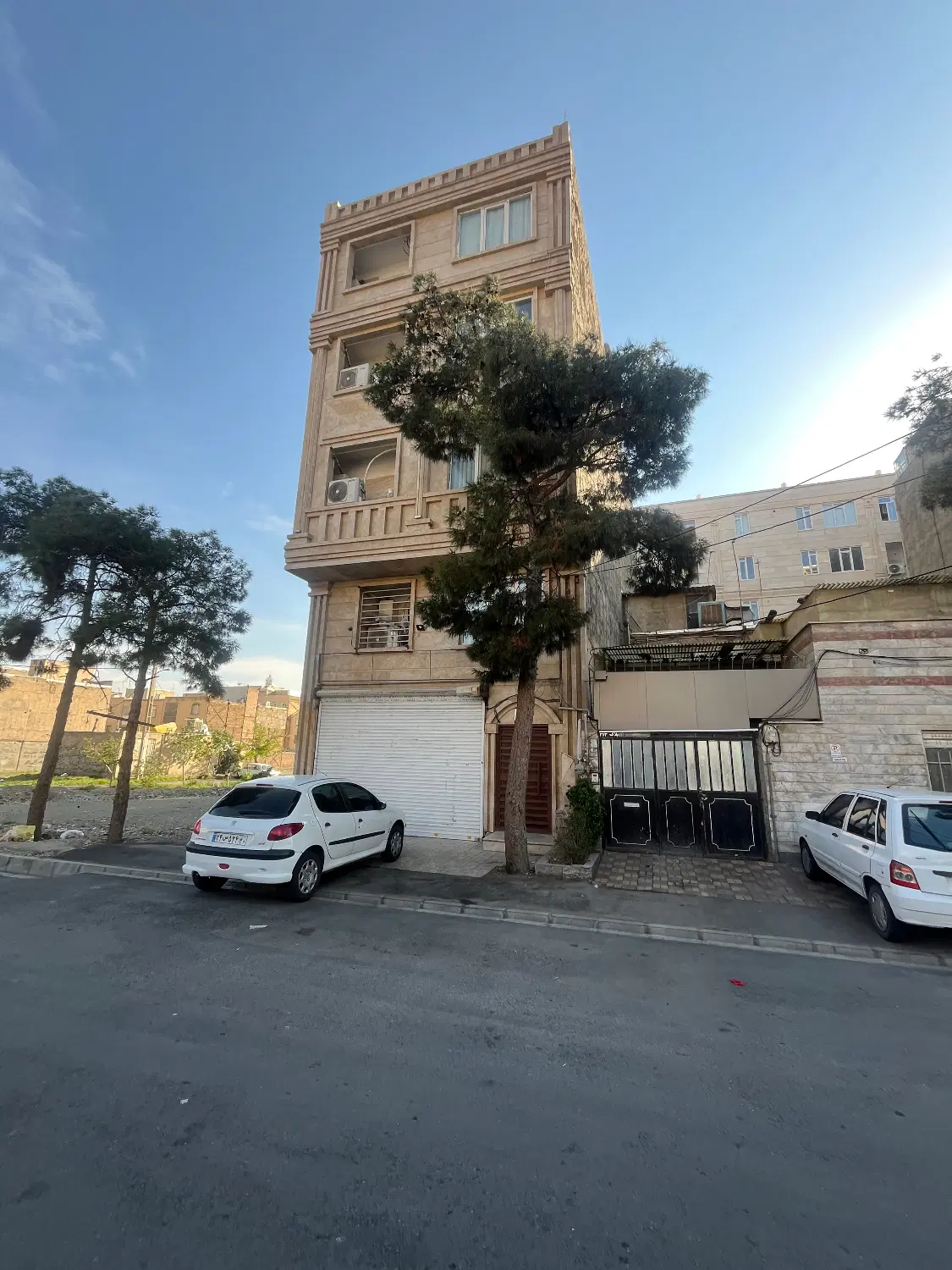 آپارتمان ۷۲متروکالتی بلوار امام رضا خیابان ۲۱ غربی