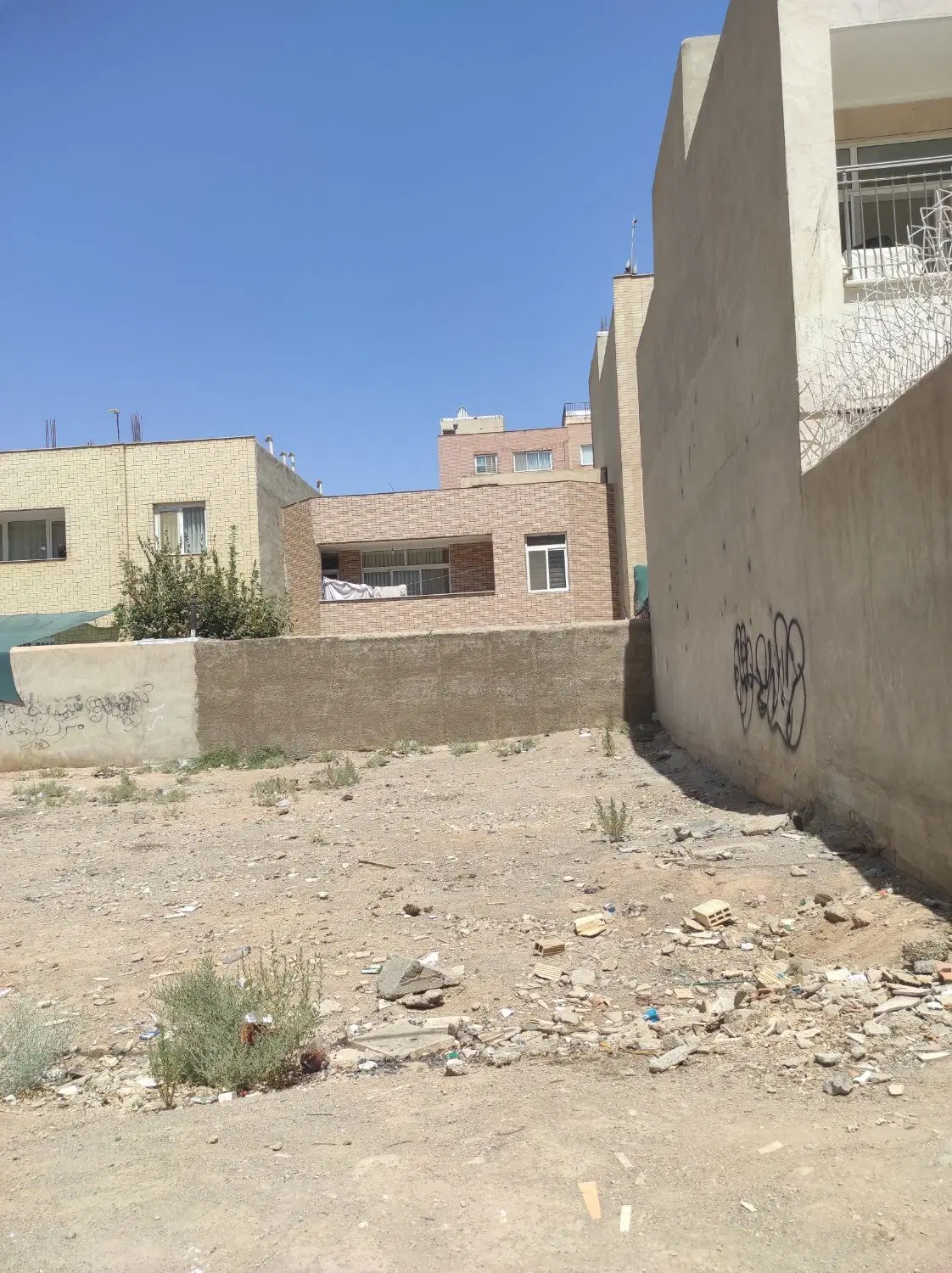 زمین مسکونی
