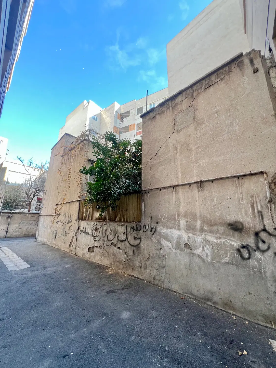 فروش ملک کلنگی_۱۴۰ متر ۳ نبش_ زمین