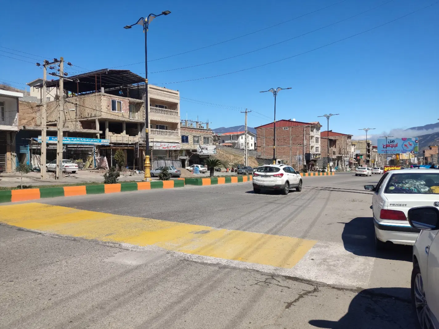 زمین تجاری مسکونی با جواز ساخت بر جاده اصلی چالوس