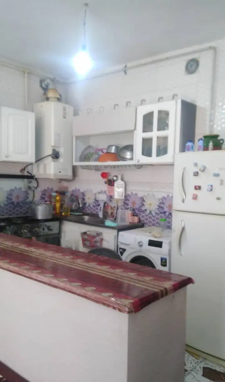 منزل طبقه پایین  ماشین رو