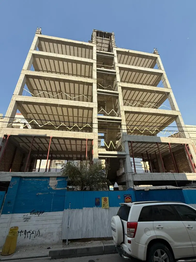 ۵۴۰ متر زمین، مشارکت با جواز