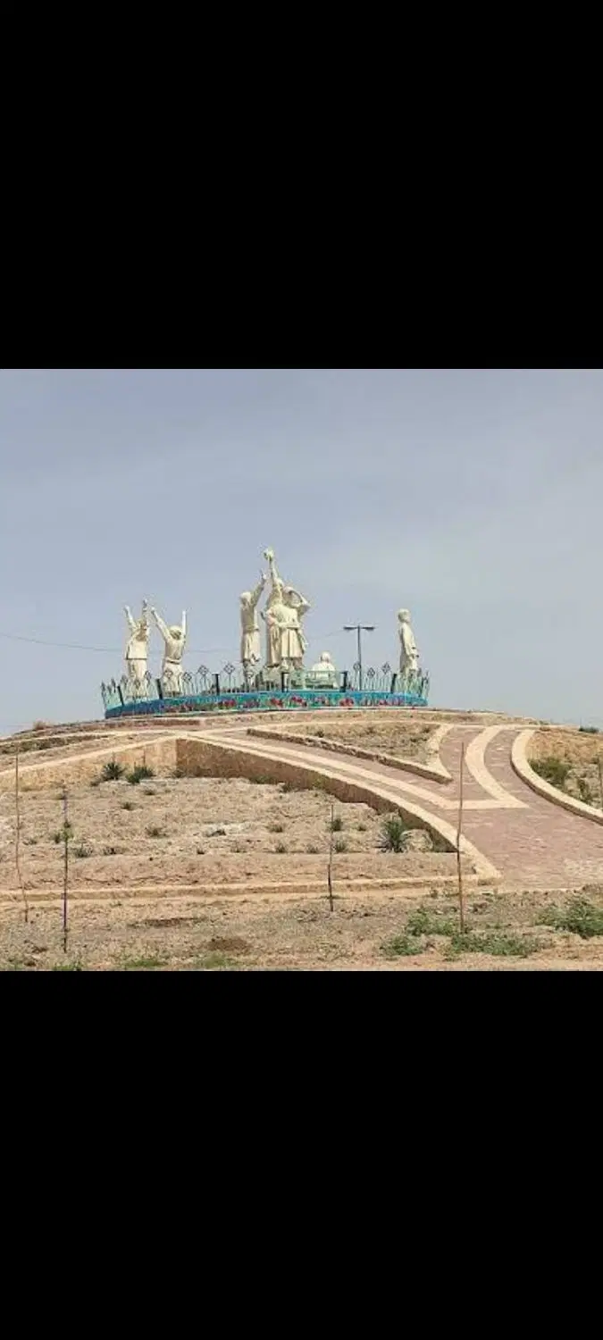 زمین حاشیه جاده تهران